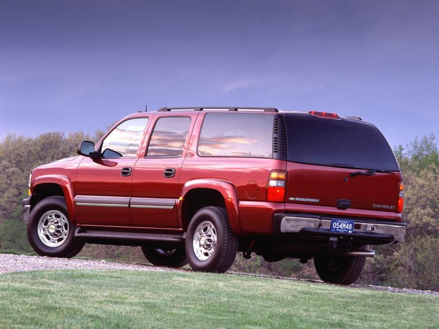  Chevrolet Suburban 2003 года  (фото 6 из 8)